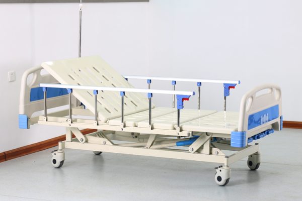 Three-Function Manual Hospital Bed (Adjustable height) - Image 2