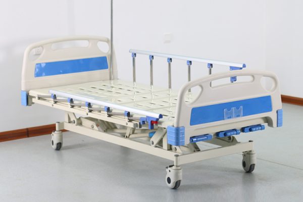 Three-Function Manual Hospital Bed (Adjustable height) - Image 3
